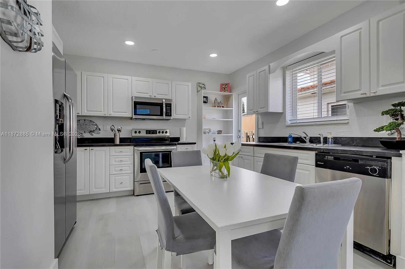 SOUTH VEDADO - Residential Lease