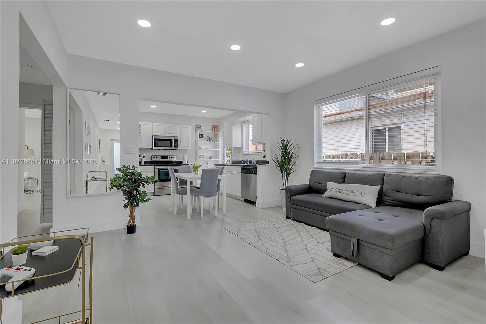 SOUTH VEDADO - Residential Lease