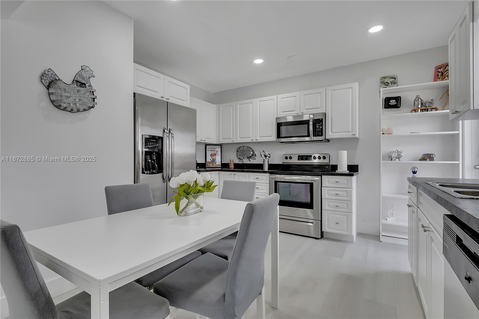 SOUTH VEDADO - Residential Lease