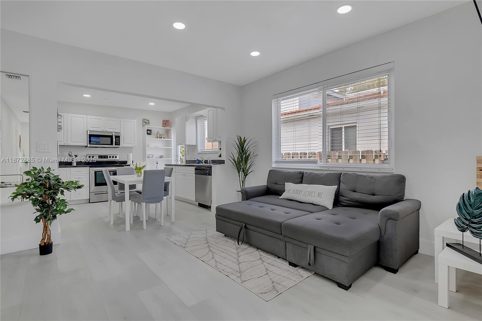 SOUTH VEDADO - Residential Lease