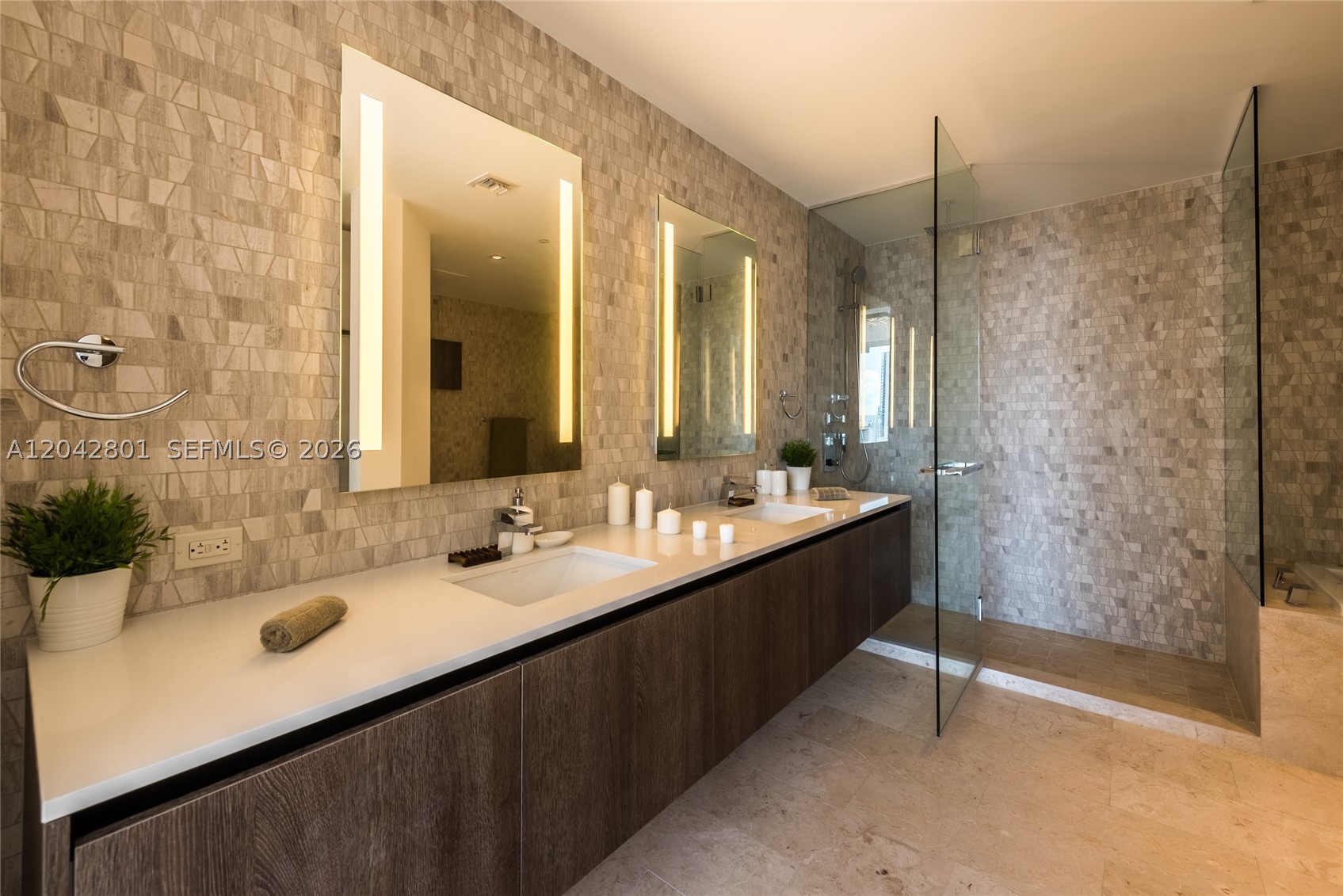 RISE CONDO - Residential