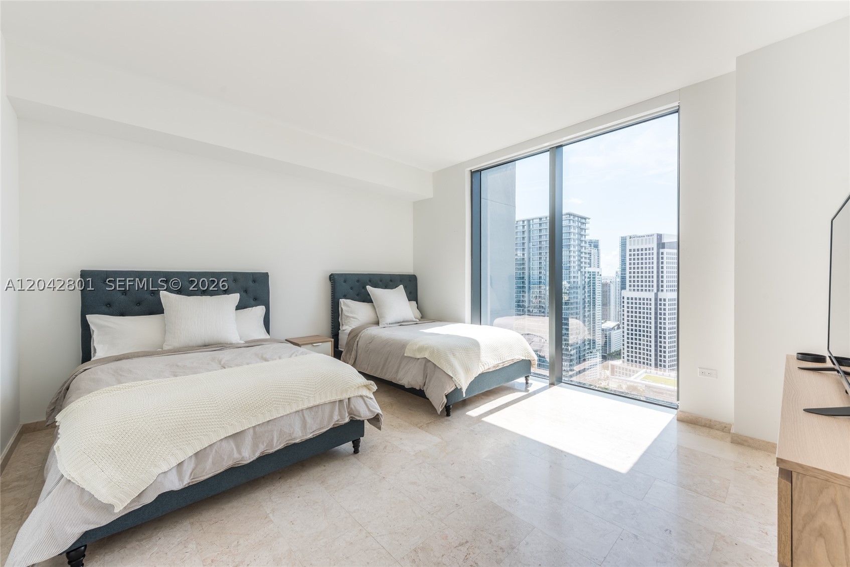 RISE CONDO - Residential