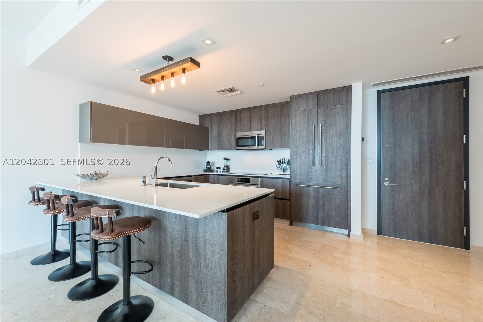 RISE CONDO - Residential