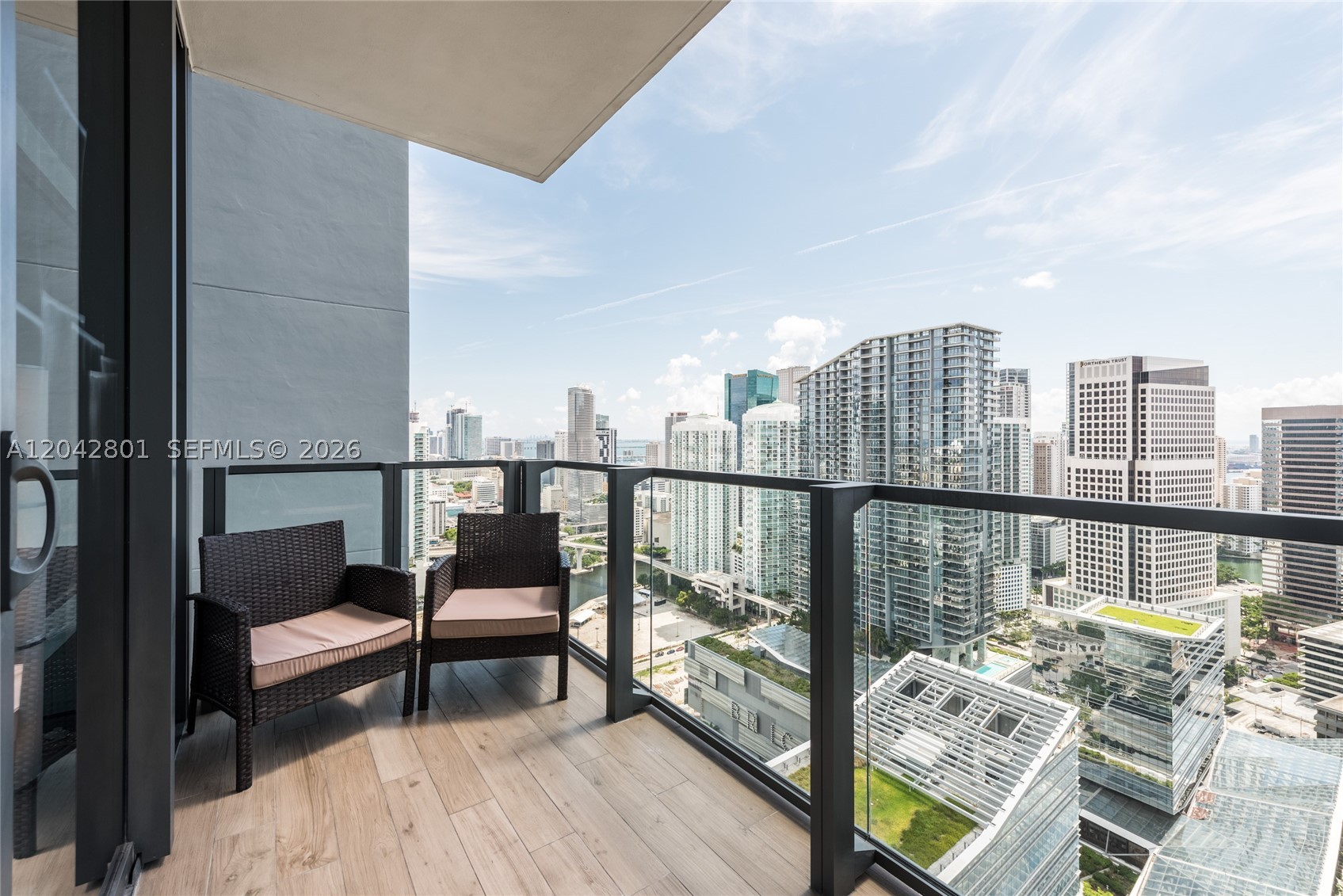 RISE CONDO - Residential