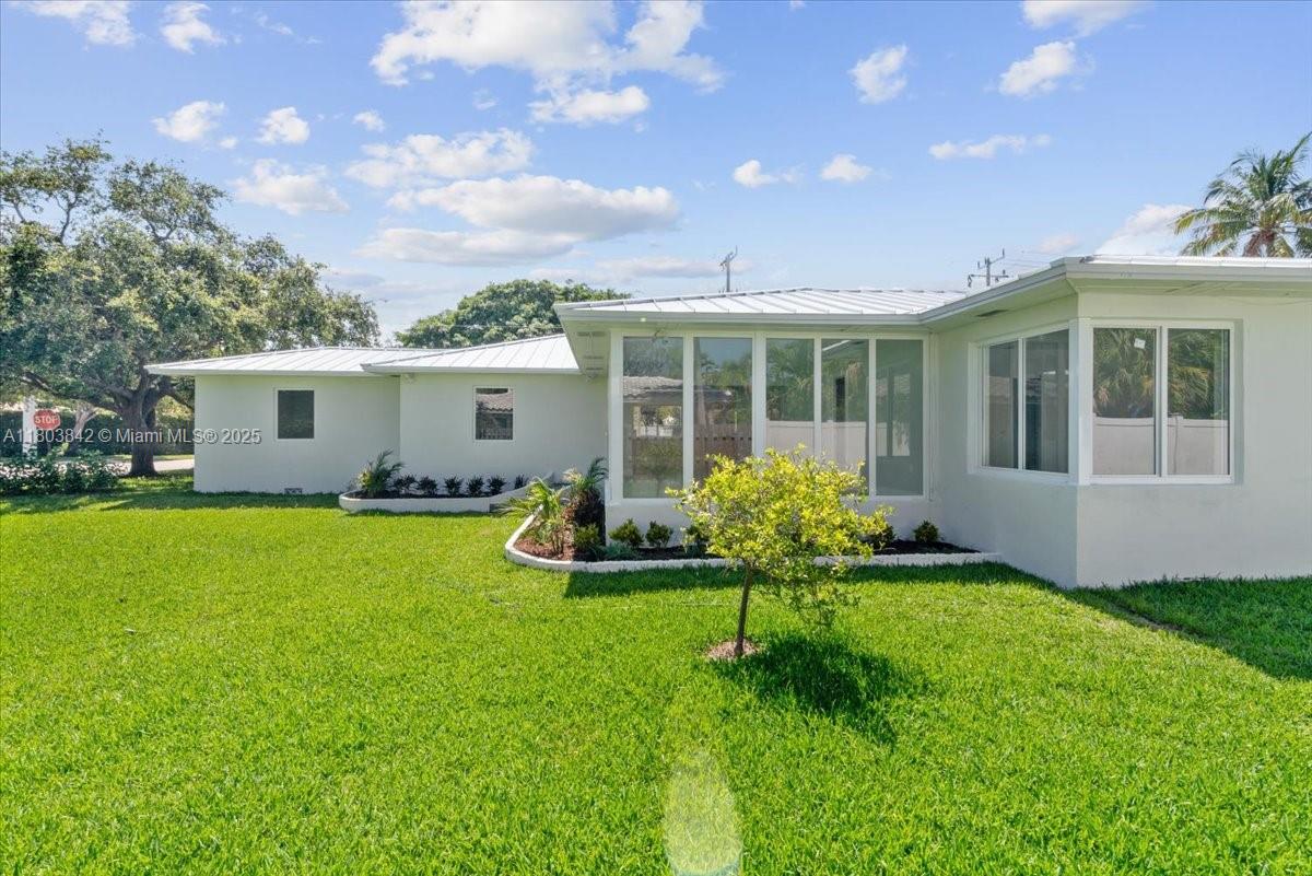 HOLLYWOOD - Residential