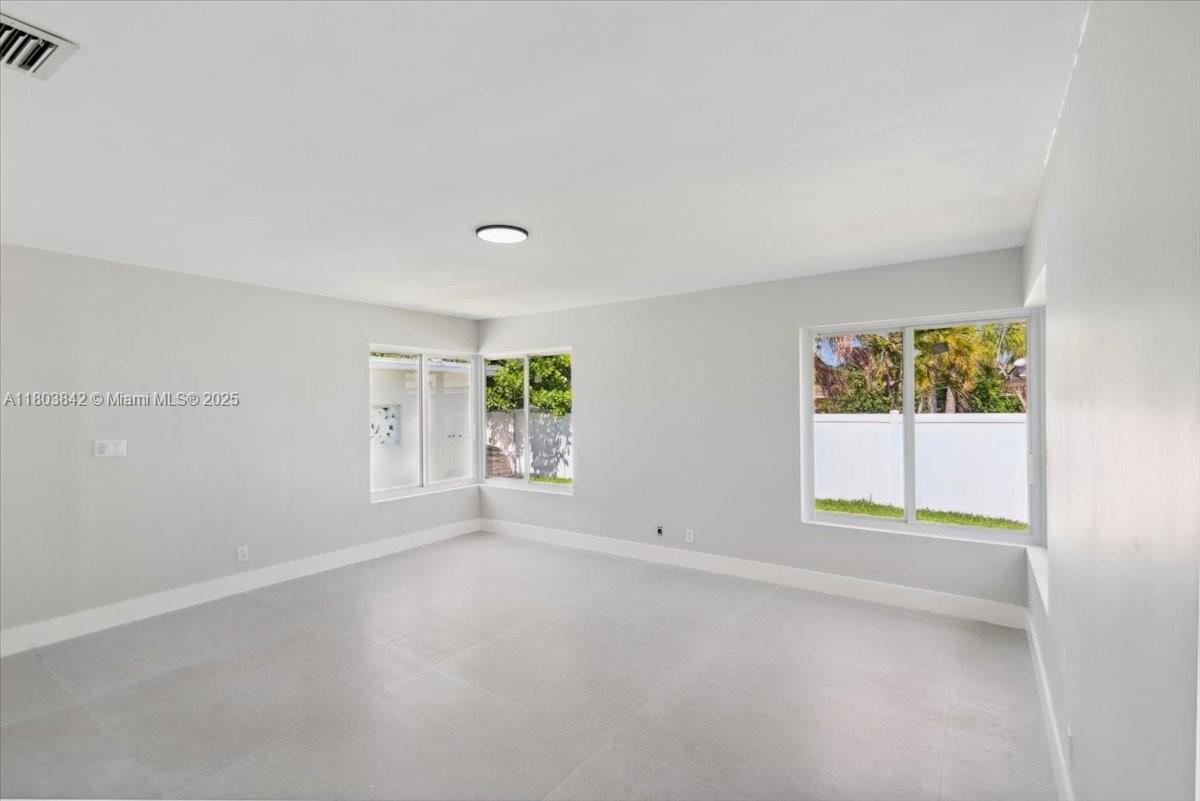 HOLLYWOOD - Residential