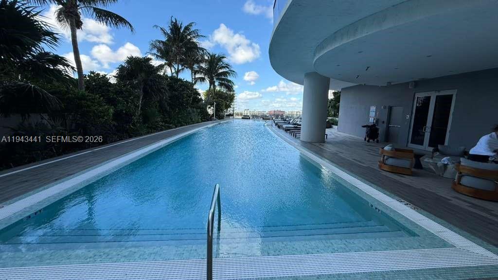 ARIA ON THE BAY CONDO - Residential