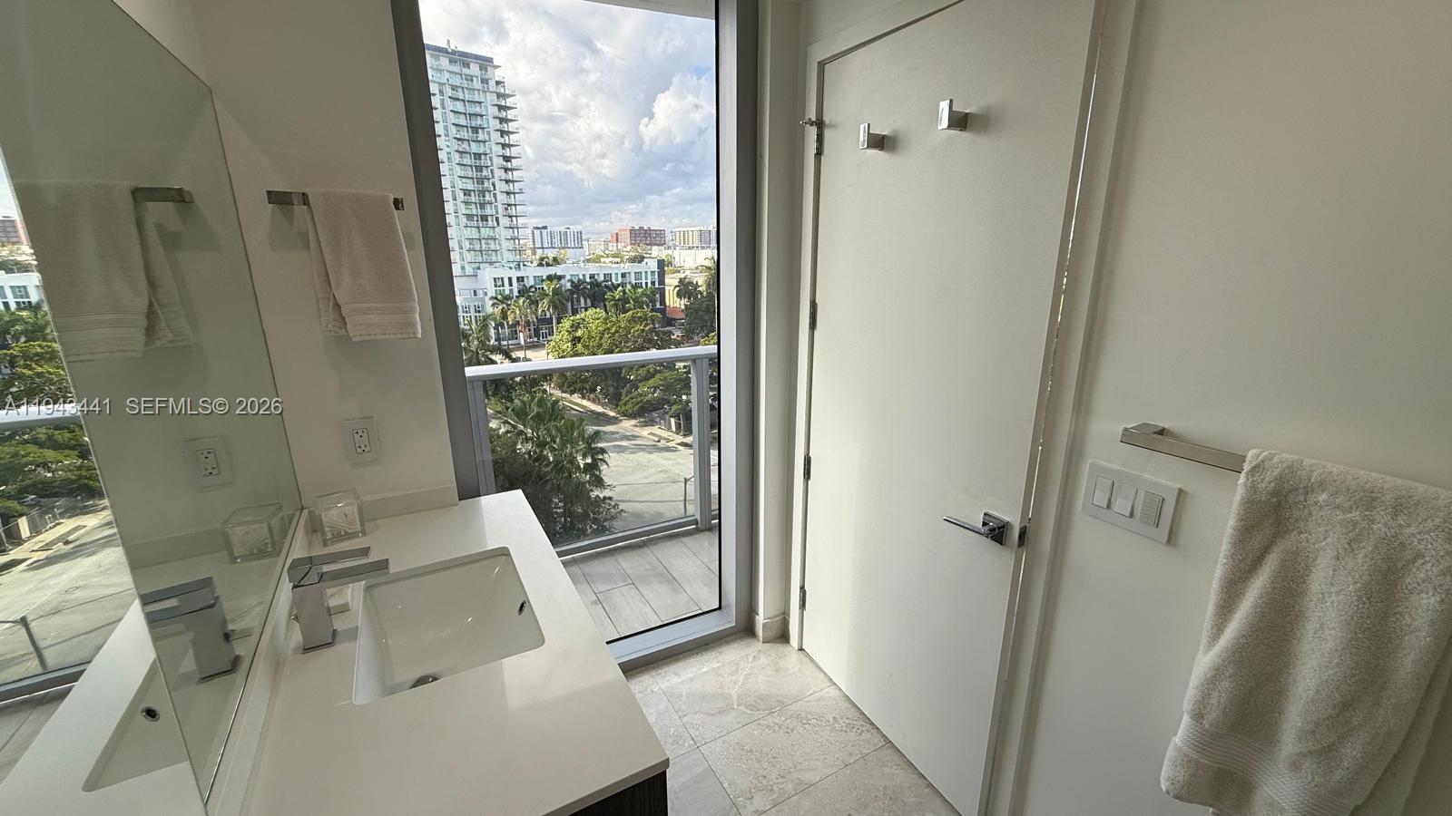 ARIA ON THE BAY CONDO - Residential