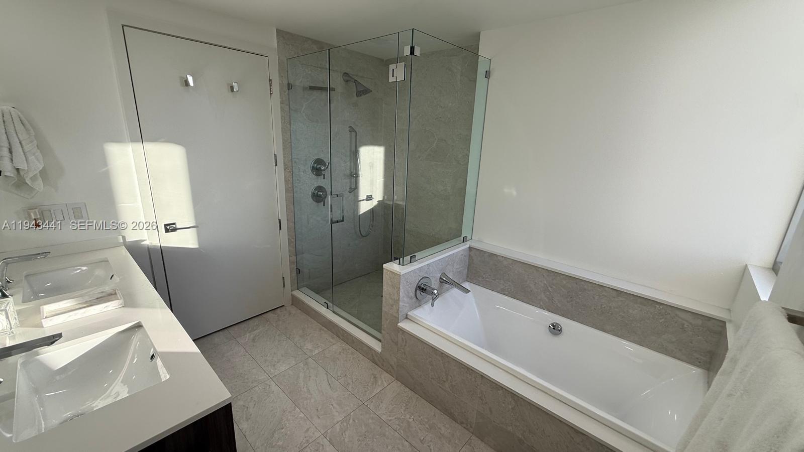 ARIA ON THE BAY CONDO - Residential