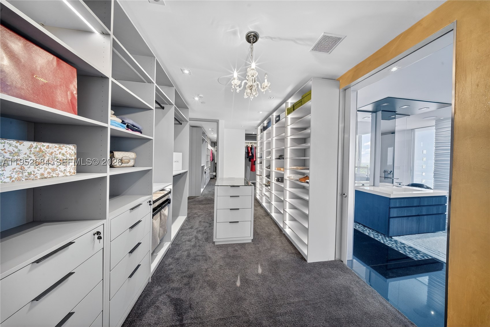 MARQUIS CONDO - Residential
