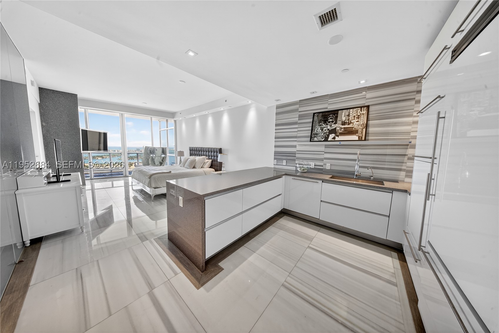 MARQUIS CONDO - Residential