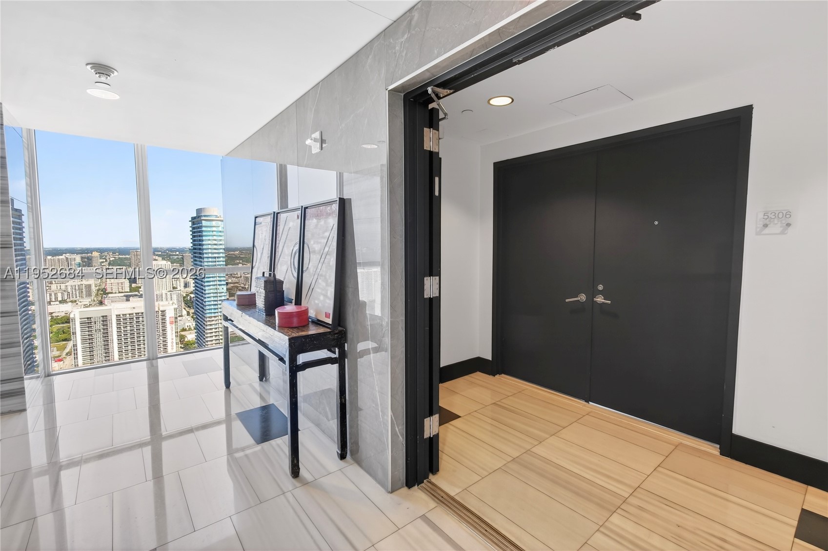 MARQUIS CONDO - Residential
