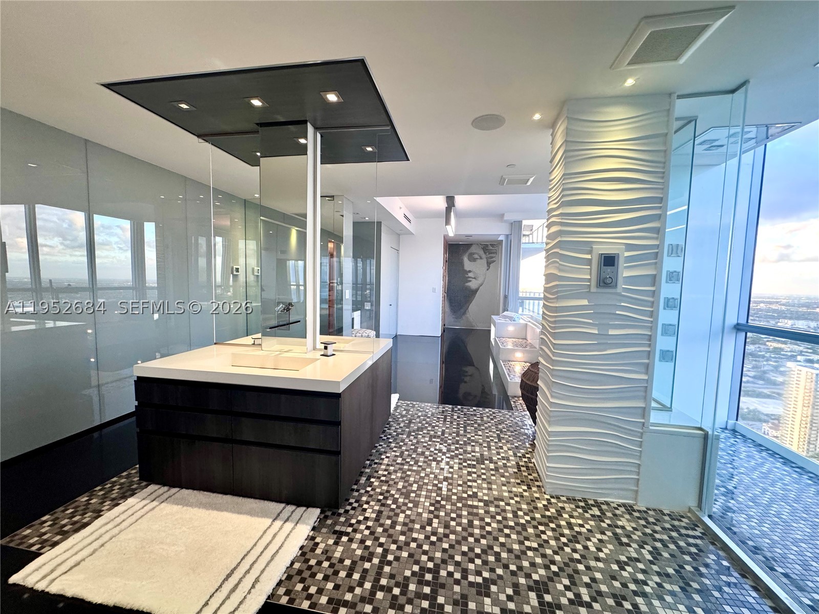 MARQUIS CONDO - Residential