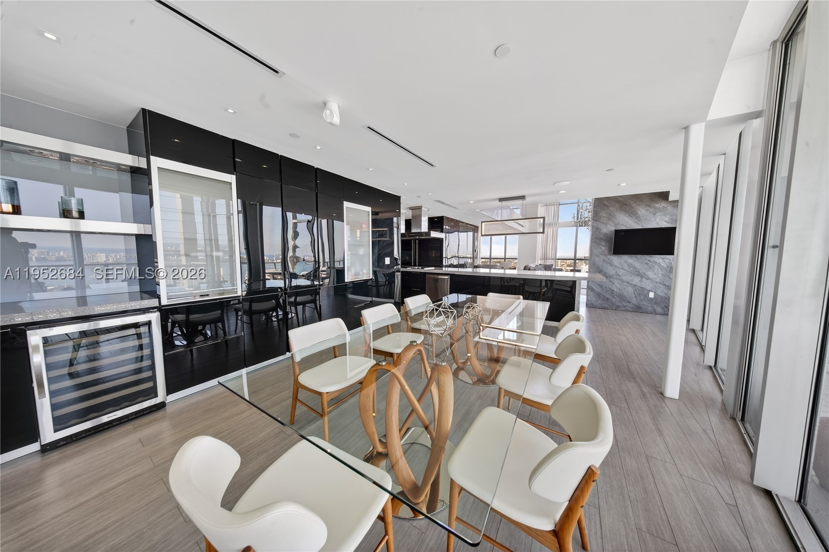 MARQUIS CONDO - Residential