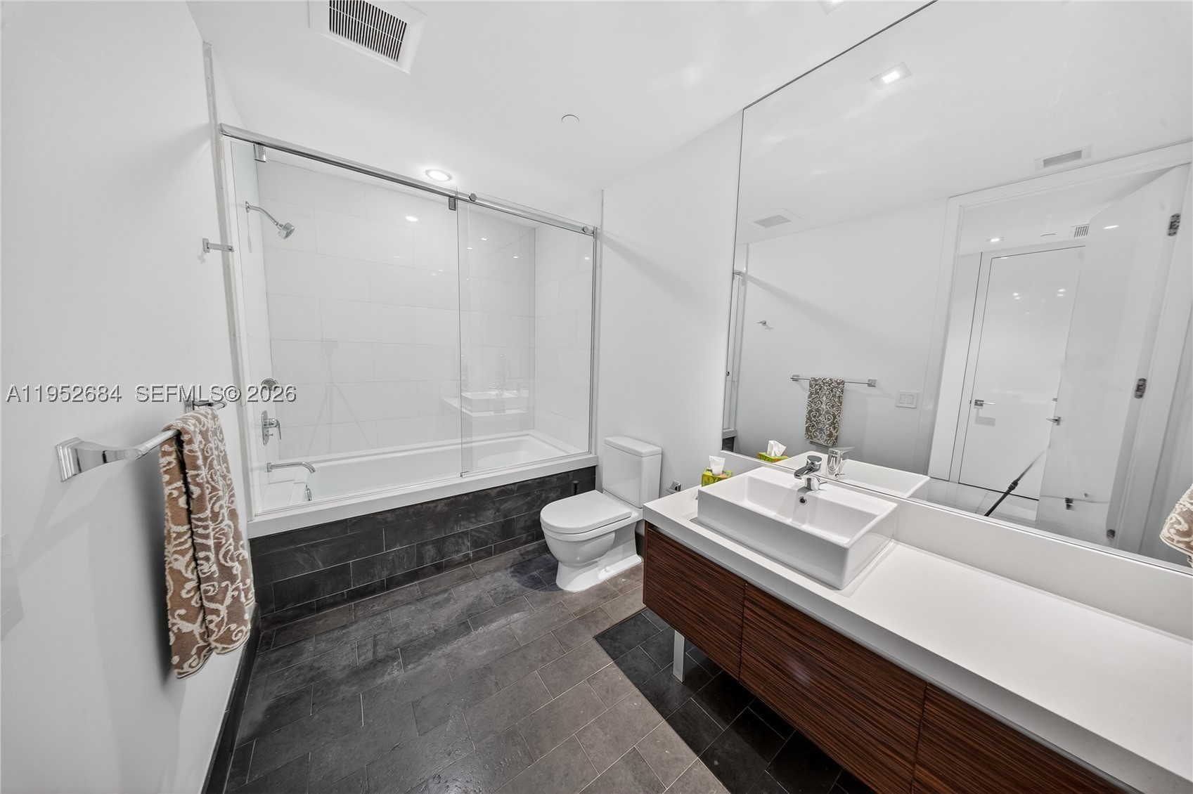 MARQUIS CONDO - Residential