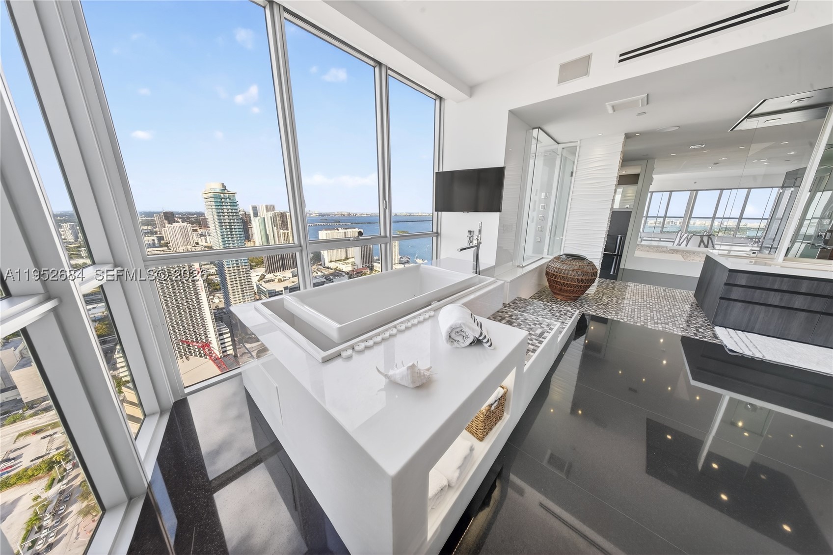 MARQUIS CONDO - Residential
