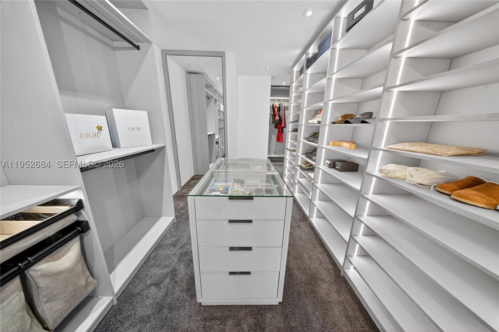 MARQUIS CONDO - Residential
