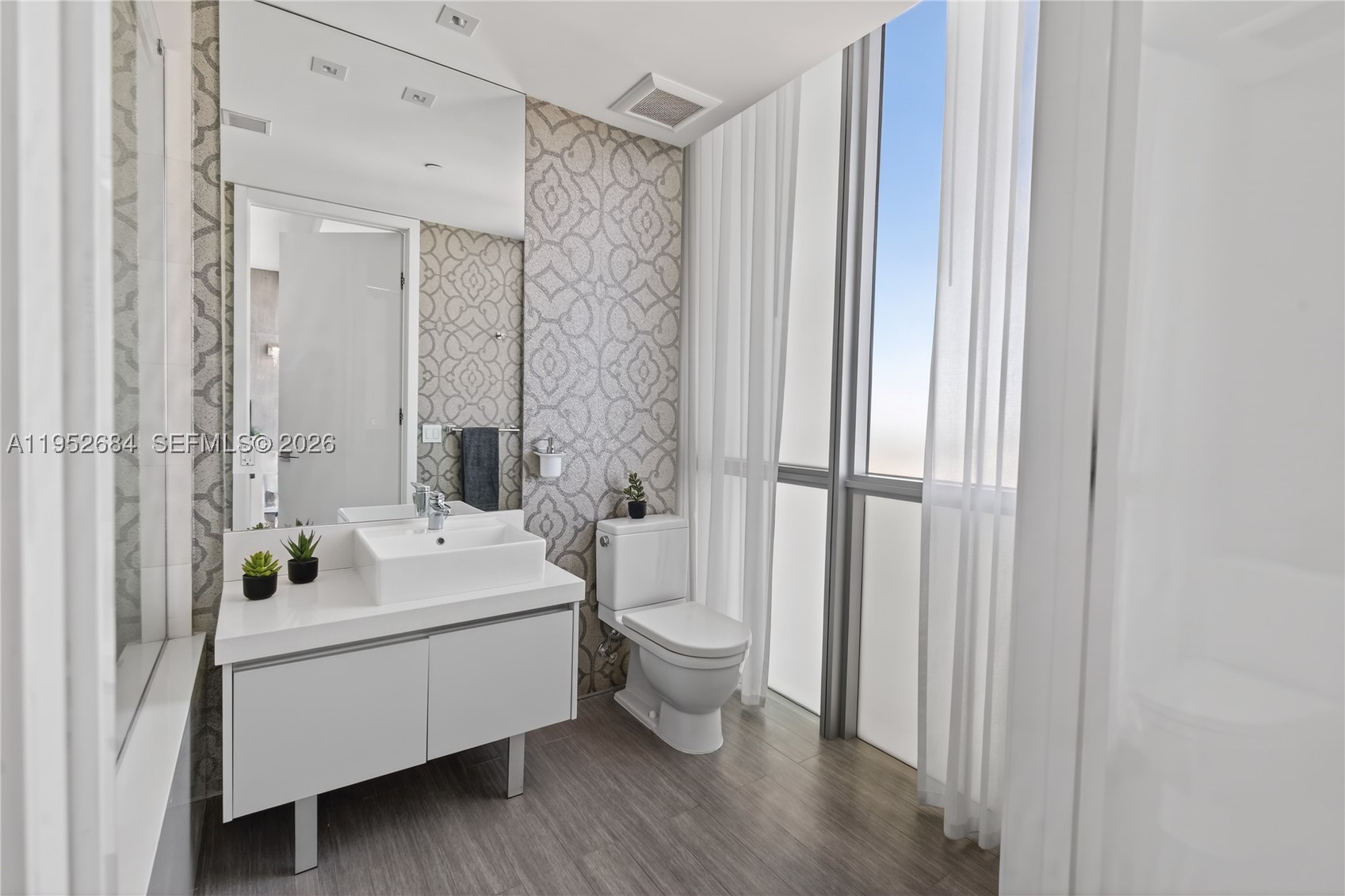 MARQUIS CONDO - Residential