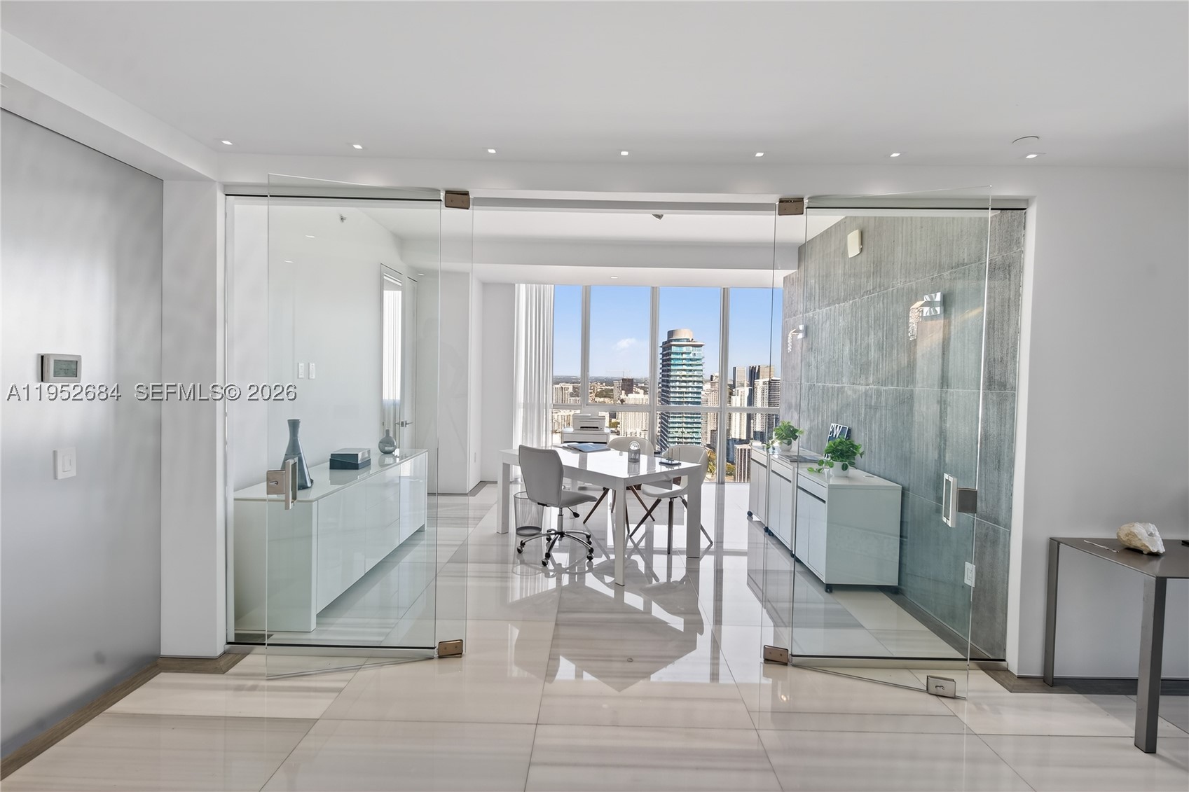 MARQUIS CONDO - Residential