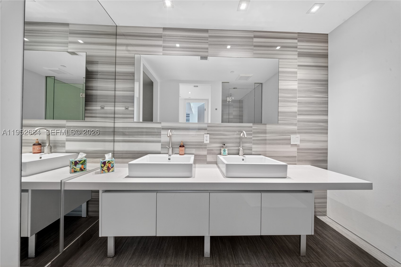 MARQUIS CONDO - Residential