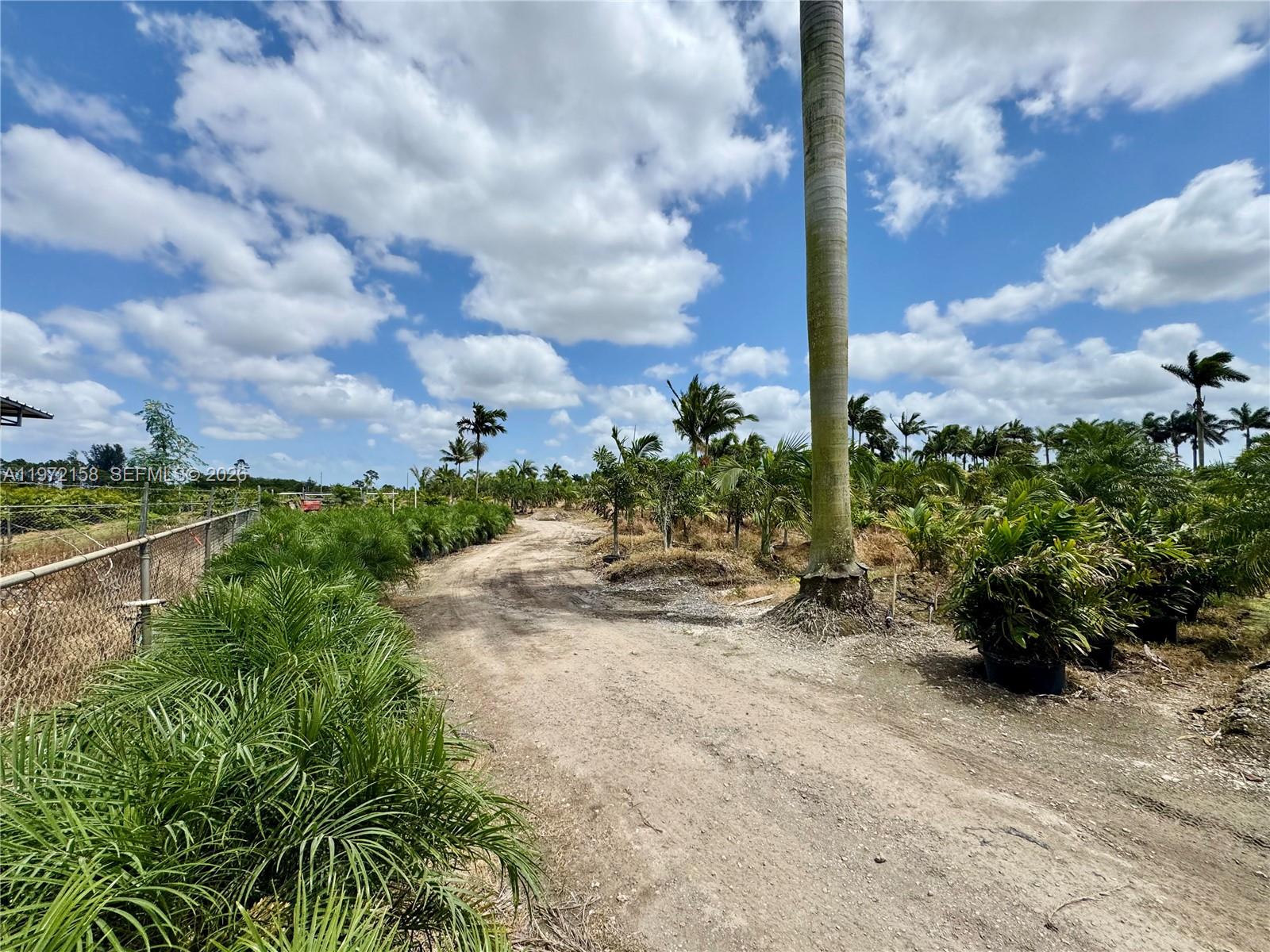 The Redland - Land