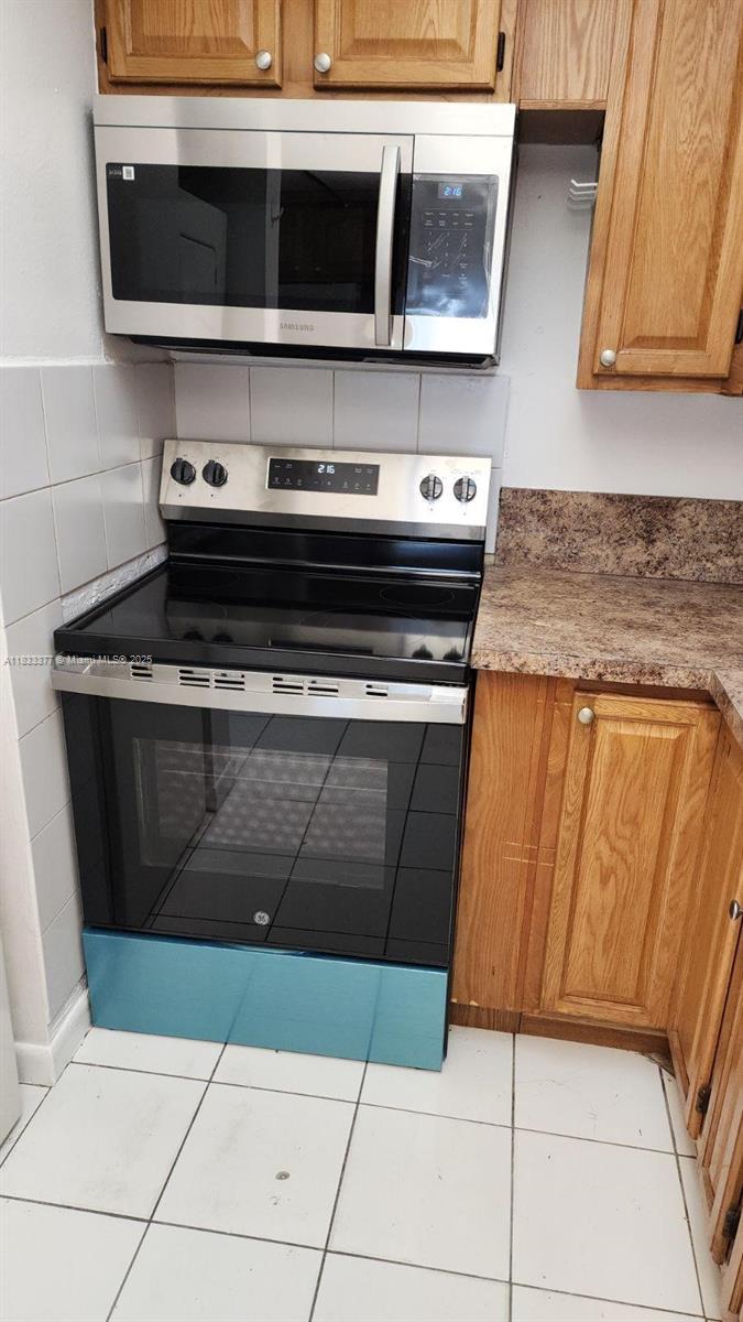 SAMARI LAKE EAST CONDO - Residential Lease