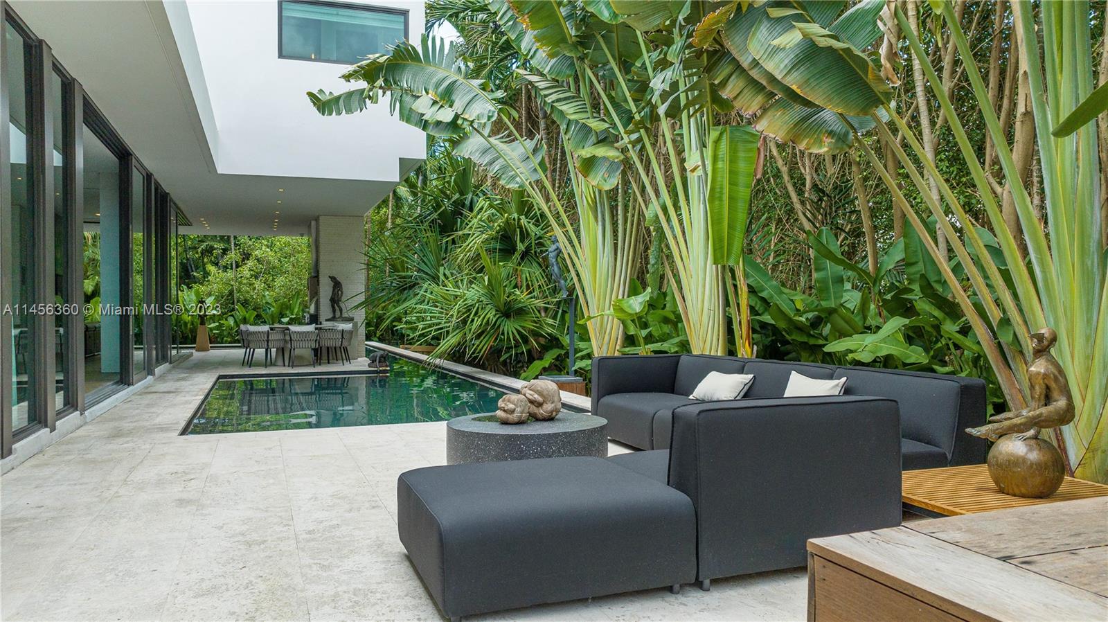 SUNSET ISLANDS-ISLAND NO 1 - Residential