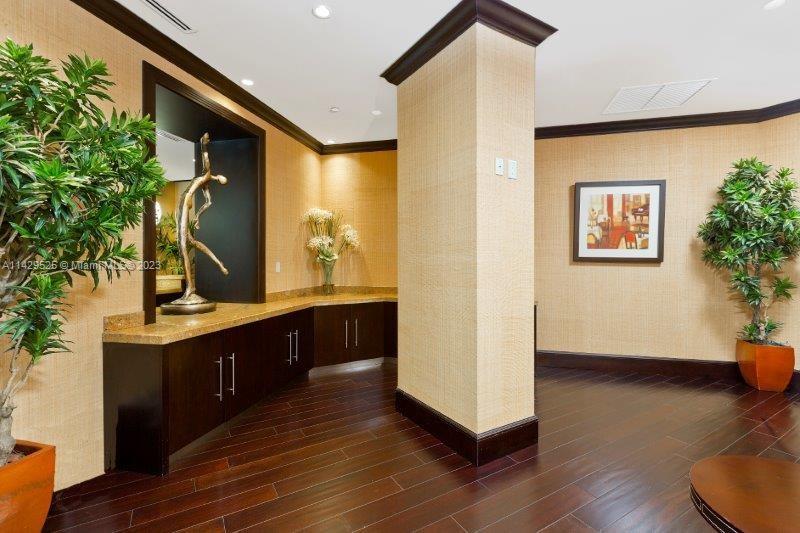 VERANDA CONDO - Residential