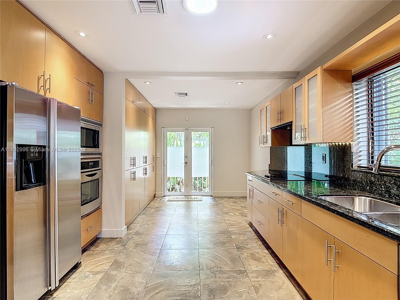 CRYSTAL HEIGHTS - Residential