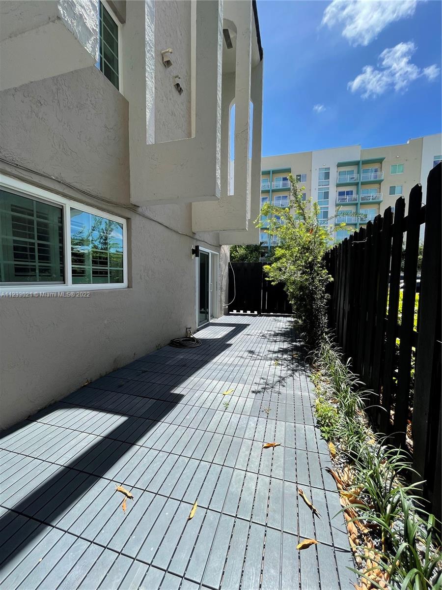 CHATEAU CONDO - Residential Lease