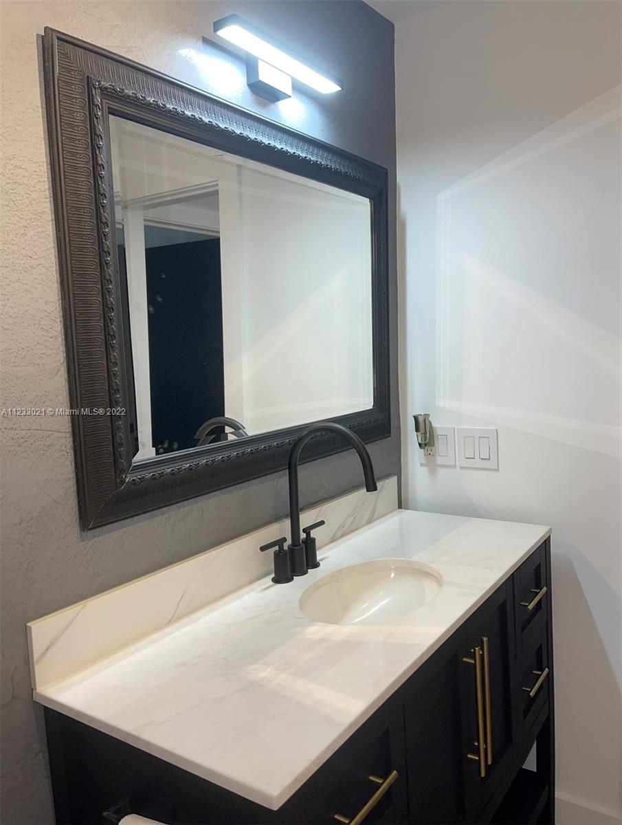 CHATEAU CONDO - Residential Lease