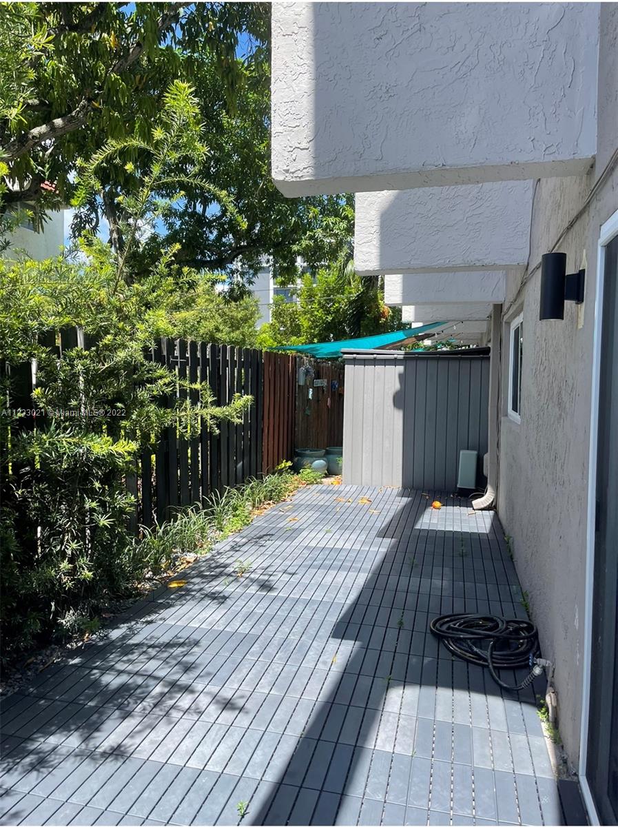 CHATEAU CONDO - Residential Lease
