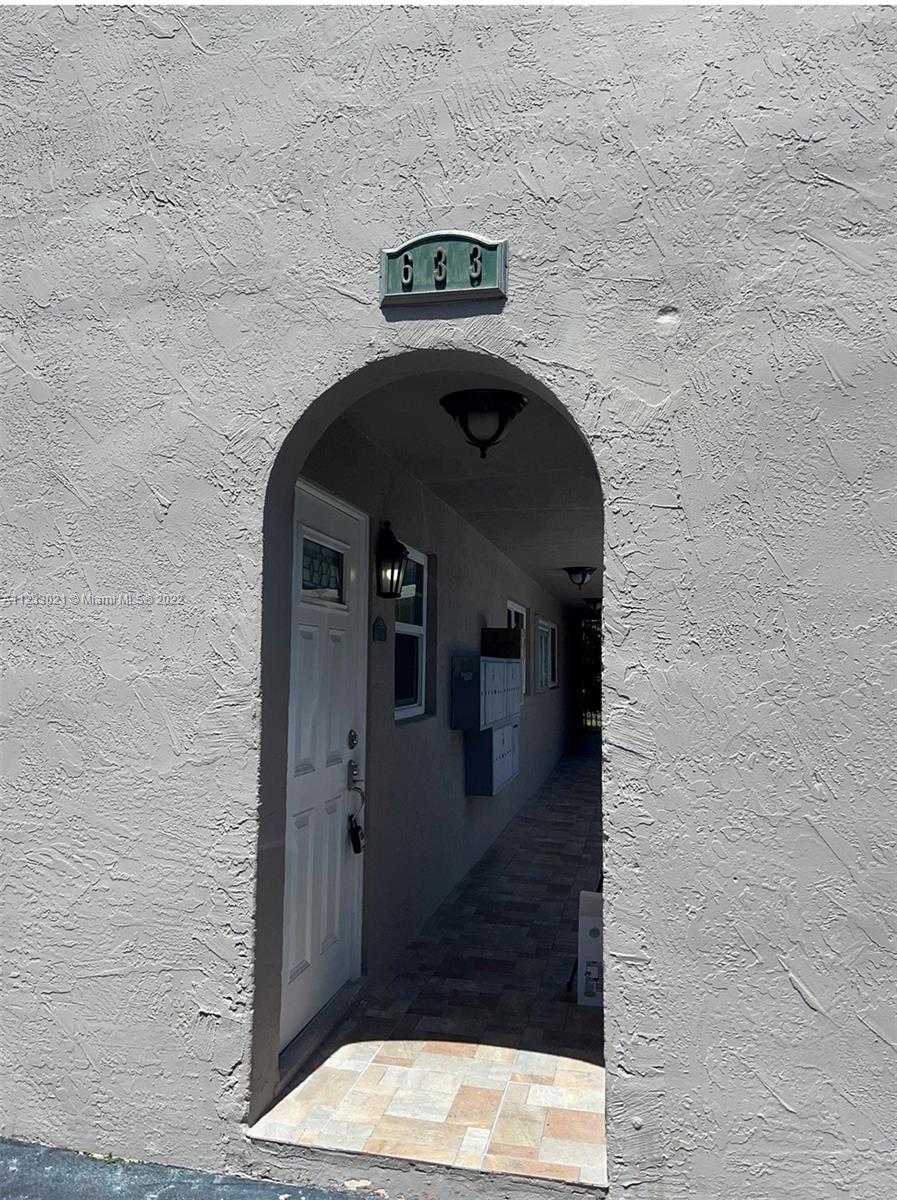 CHATEAU CONDO - Residential Lease