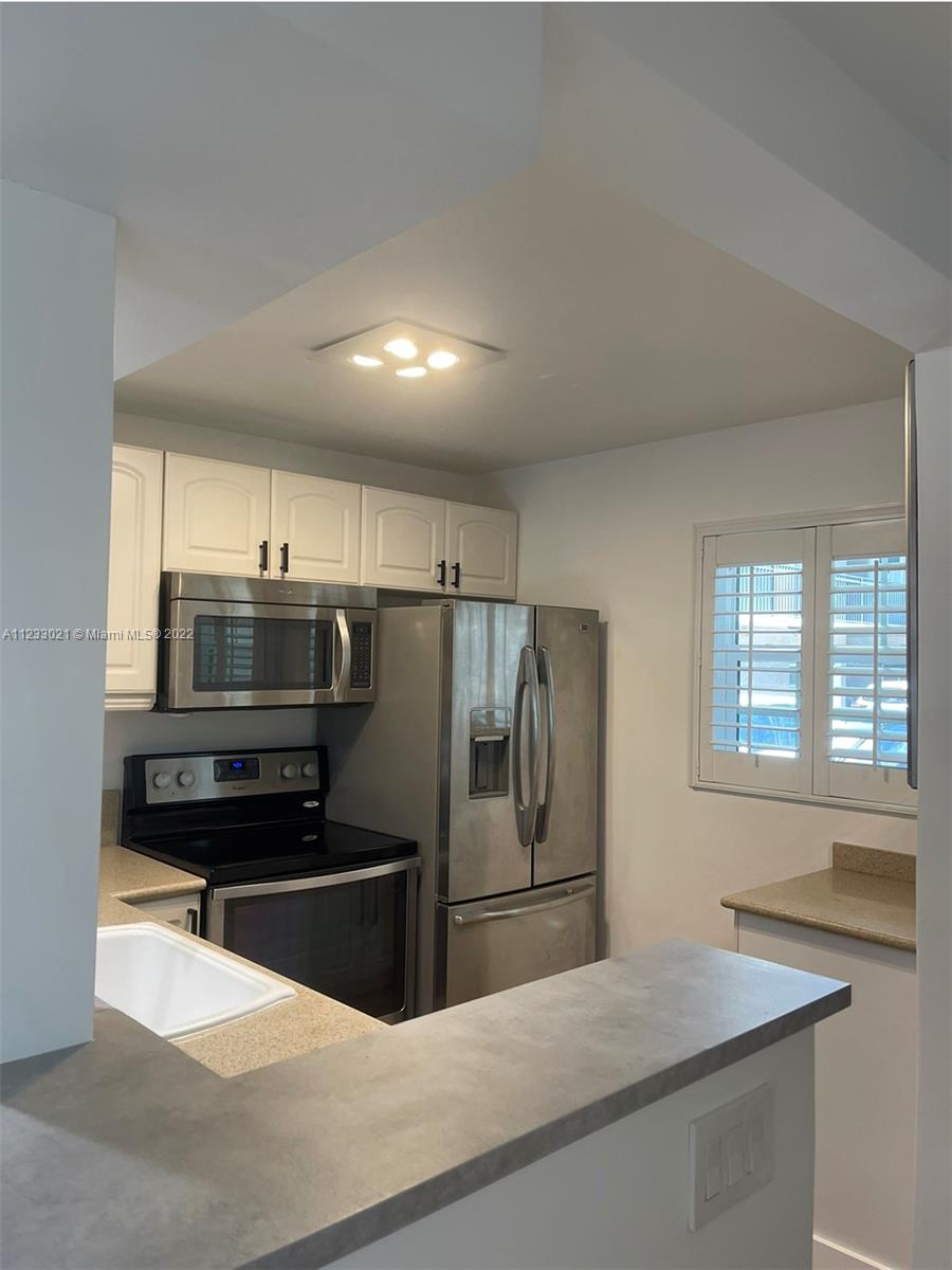 CHATEAU CONDO - Residential Lease