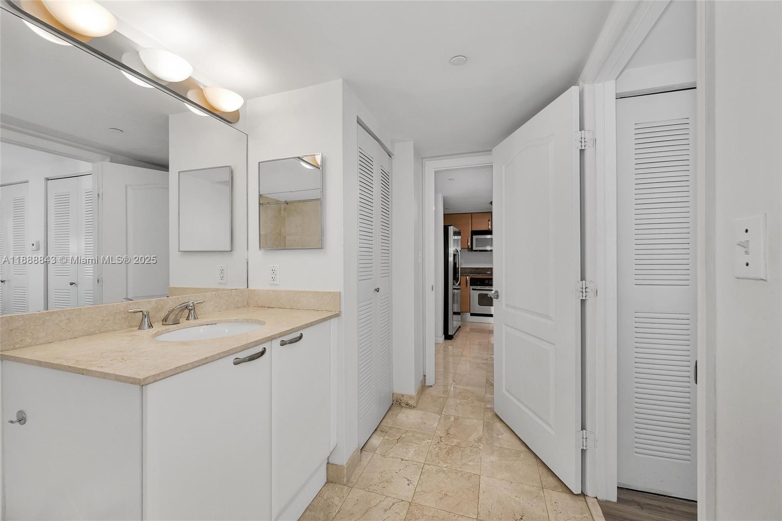 SKYLINE CONDO - Residential
