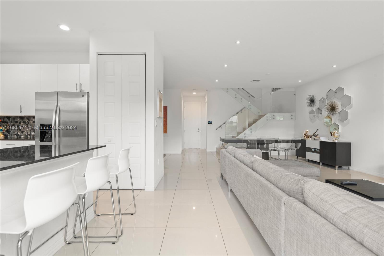 CHAMPION LAKES - Residential