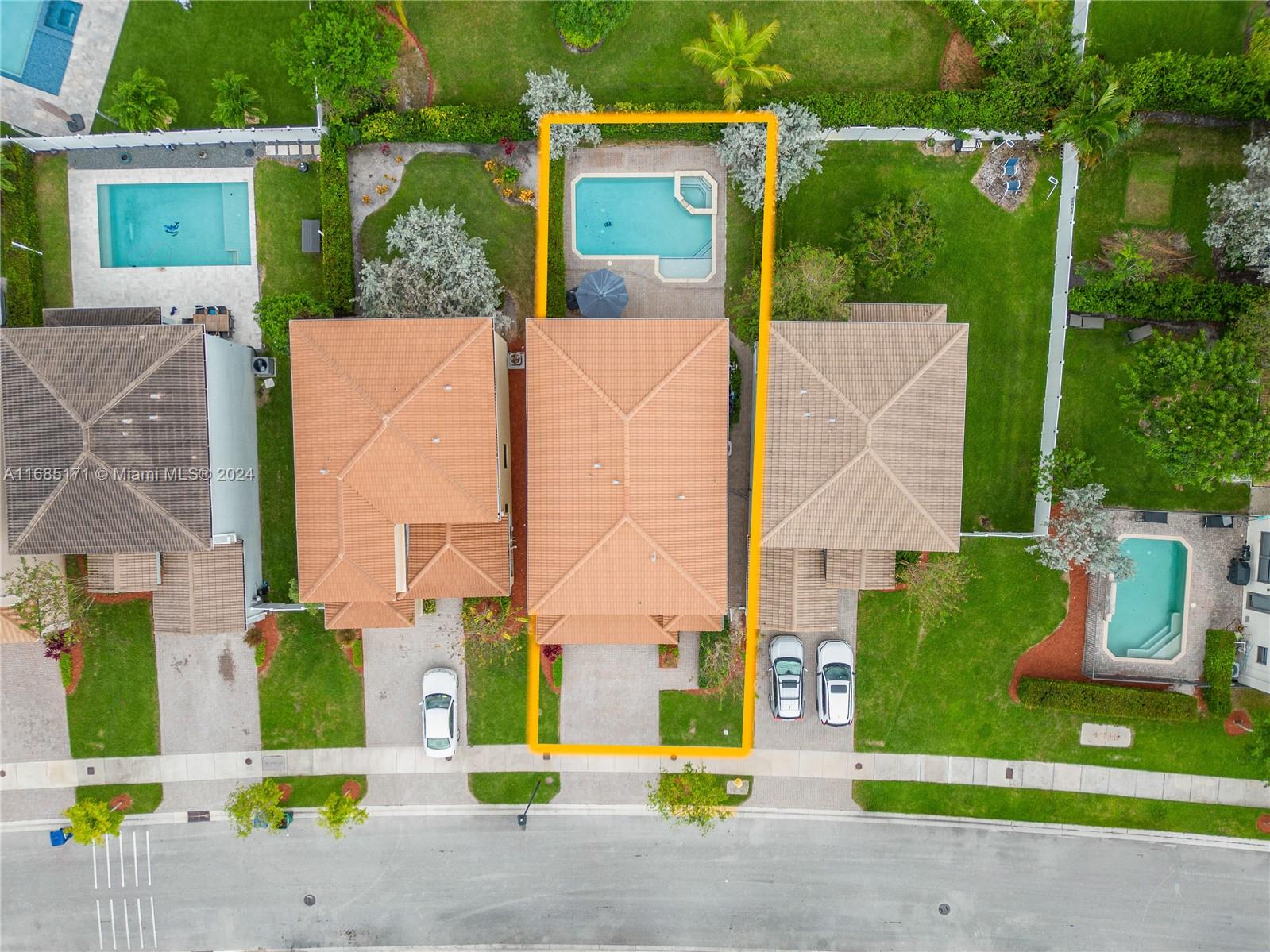 CHAMPION LAKES - Residential