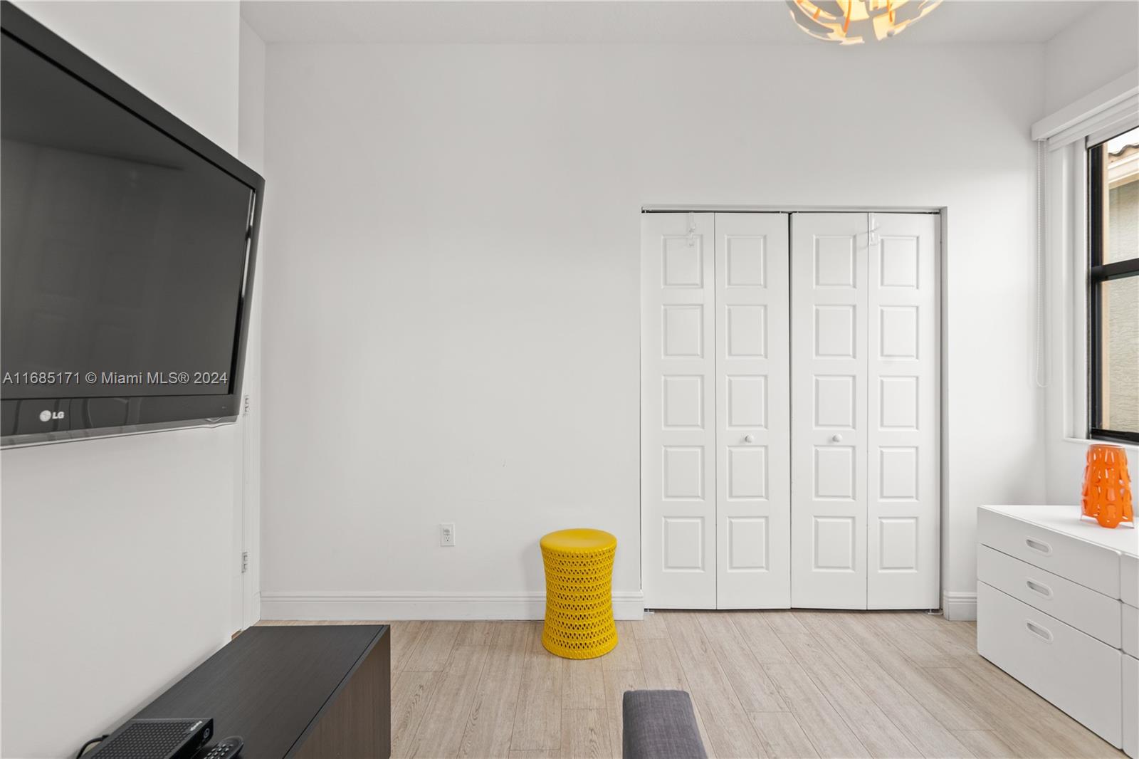 CHAMPION LAKES - Residential