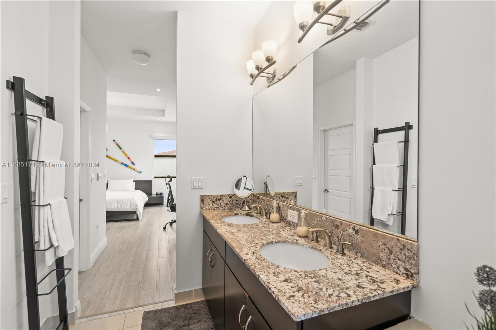 CHAMPION LAKES - Residential