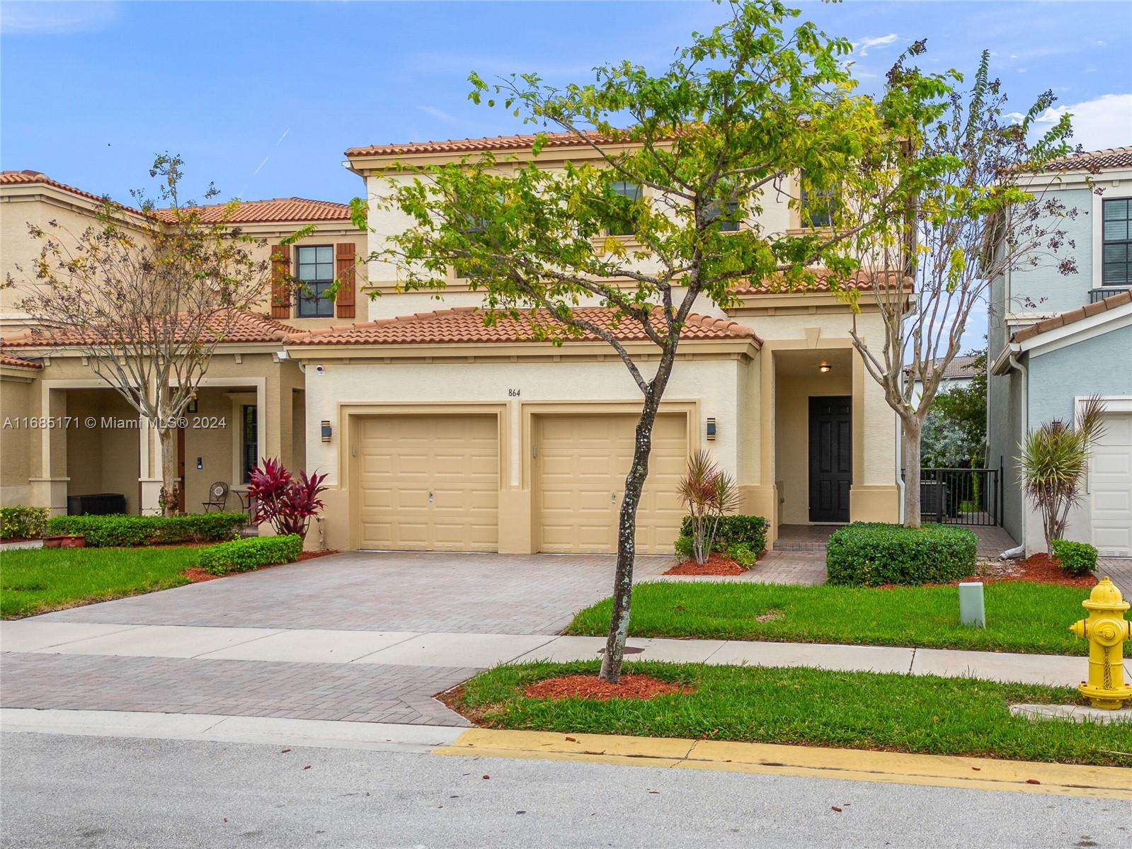 CHAMPION LAKES - Residential