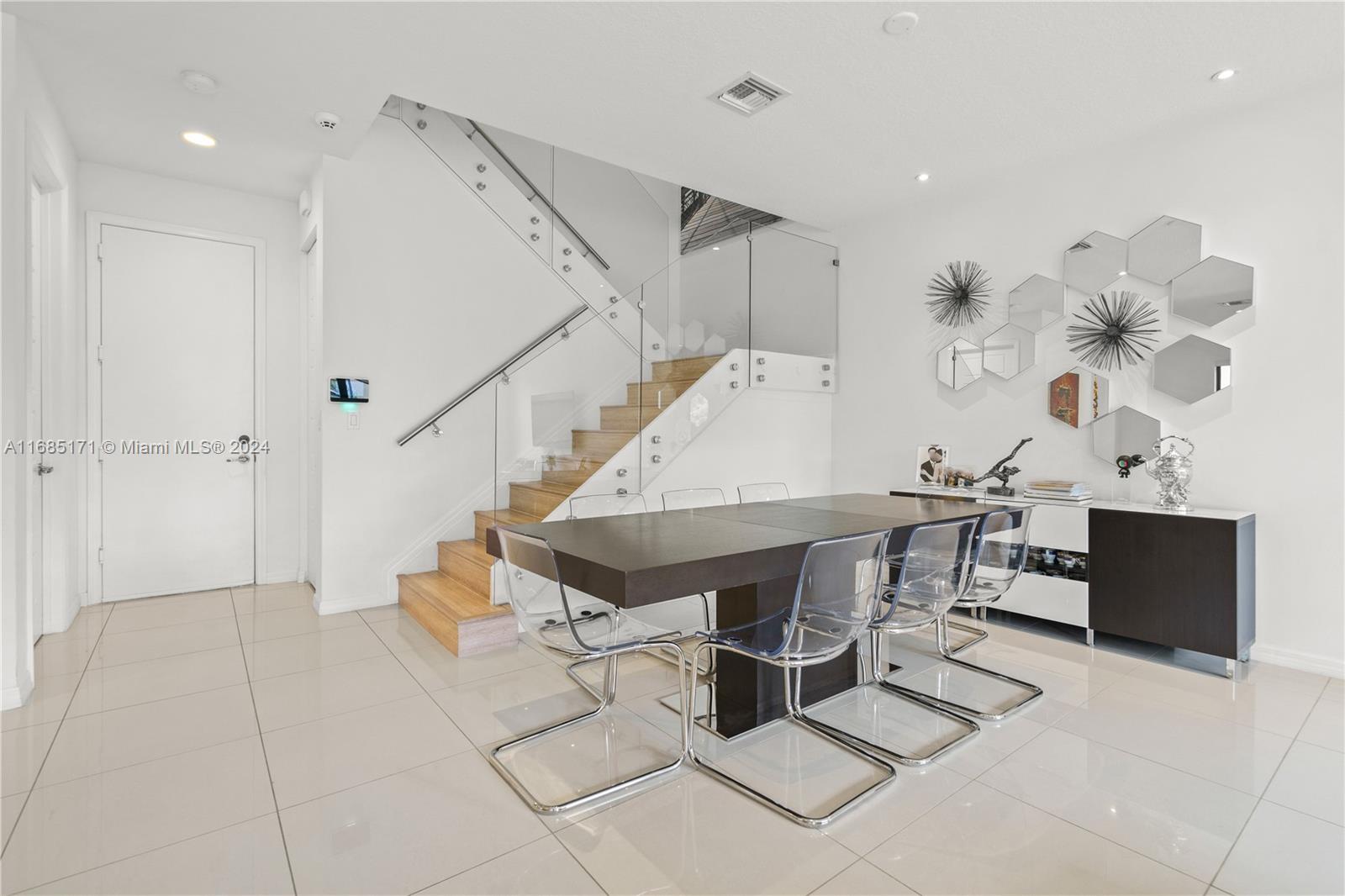 CHAMPION LAKES - Residential