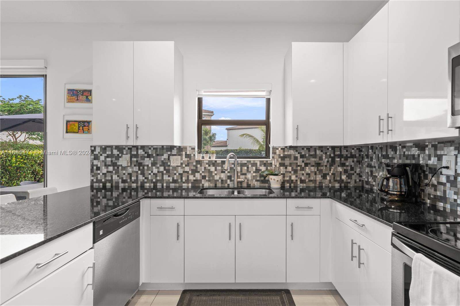 CHAMPION LAKES - Residential