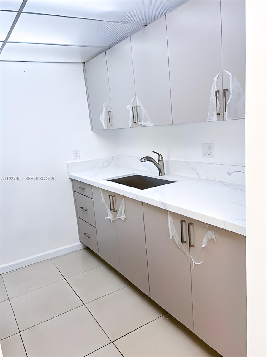 PROMENADE AT KENDALE LAKE - Residential Lease