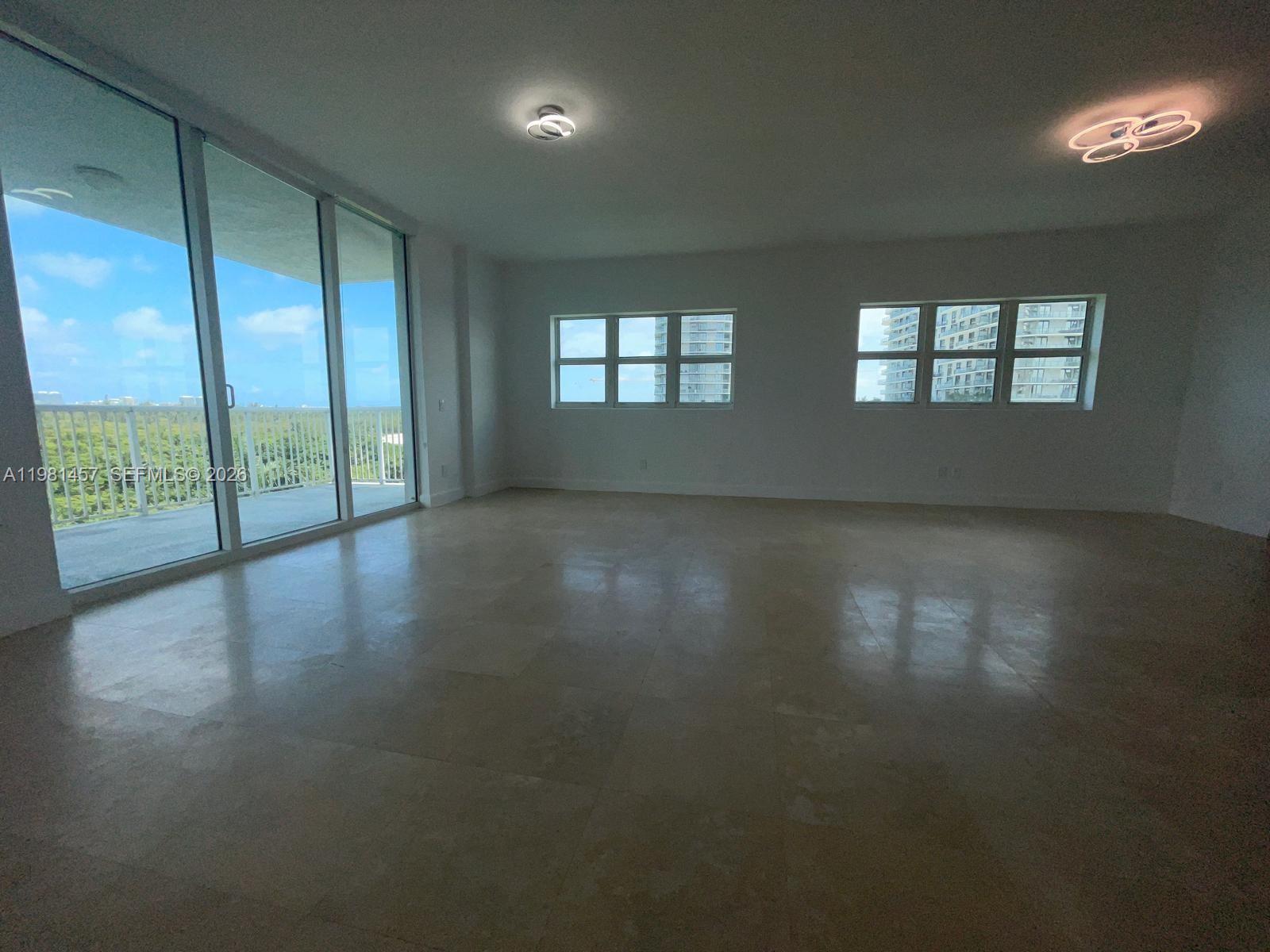 THE OAKS I CONDO - Residential