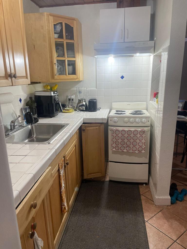 FLAGLER GROVE ESTATES EXT - Residential Lease
