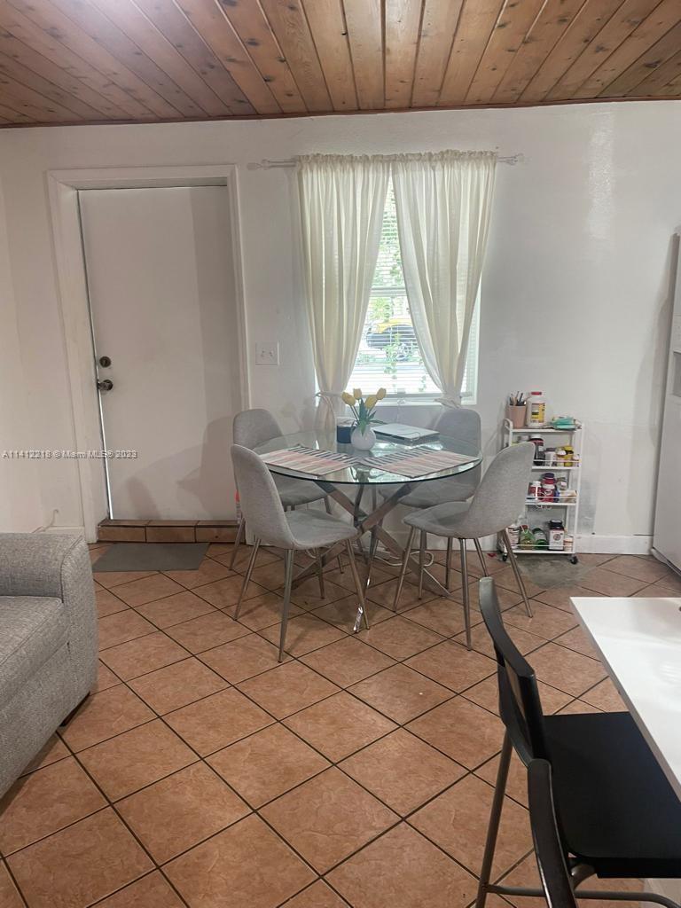 FLAGLER GROVE ESTATES EXT - Residential Lease