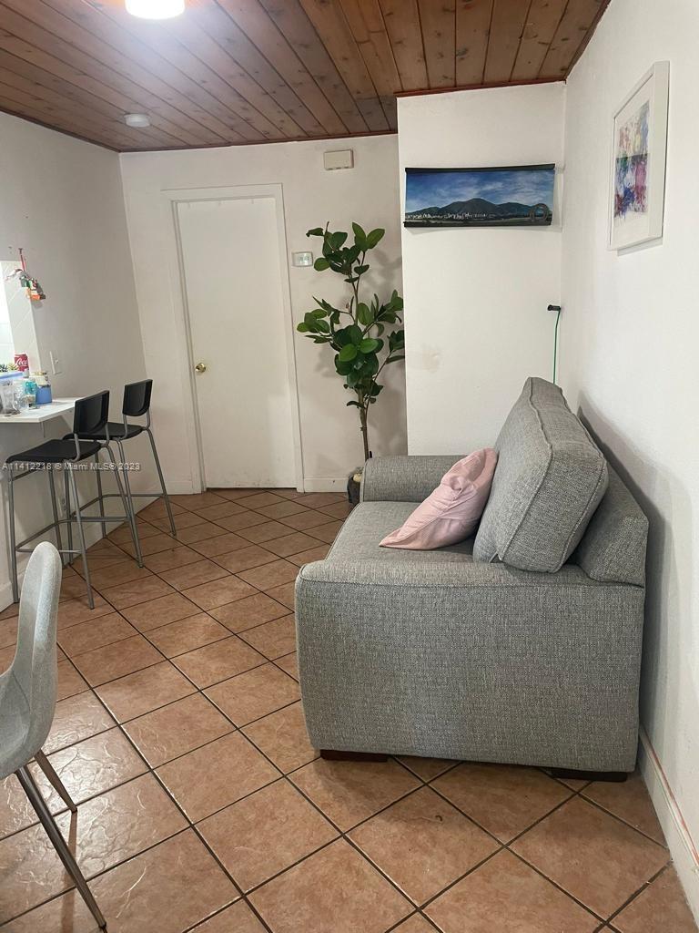 FLAGLER GROVE ESTATES EXT - Residential Lease