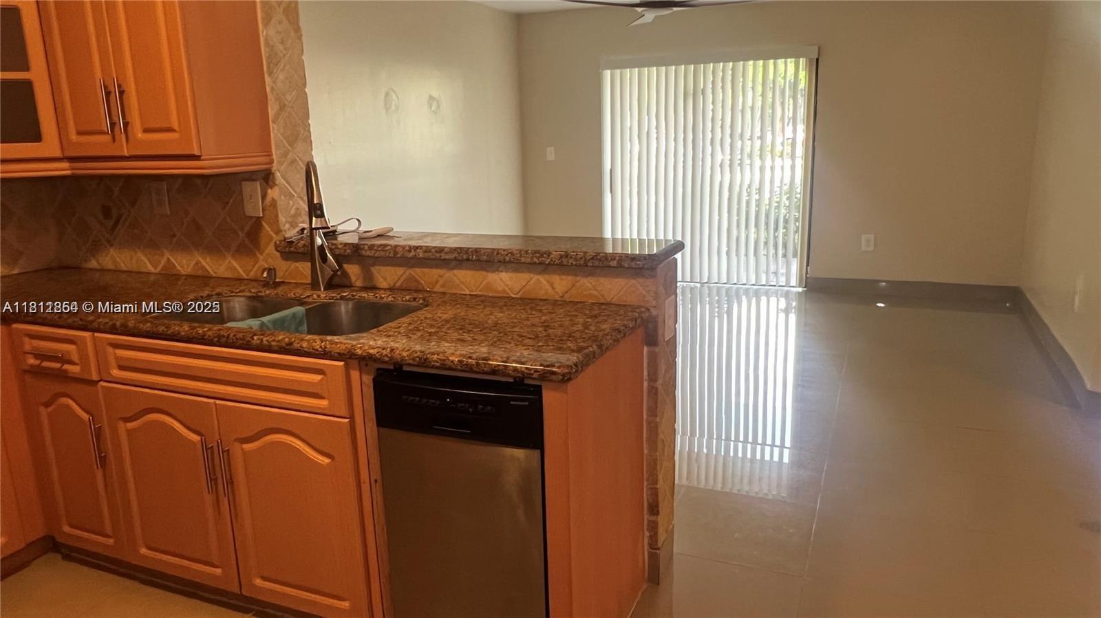 PALMS OF PEMBROKE CONDO - Residential Lease