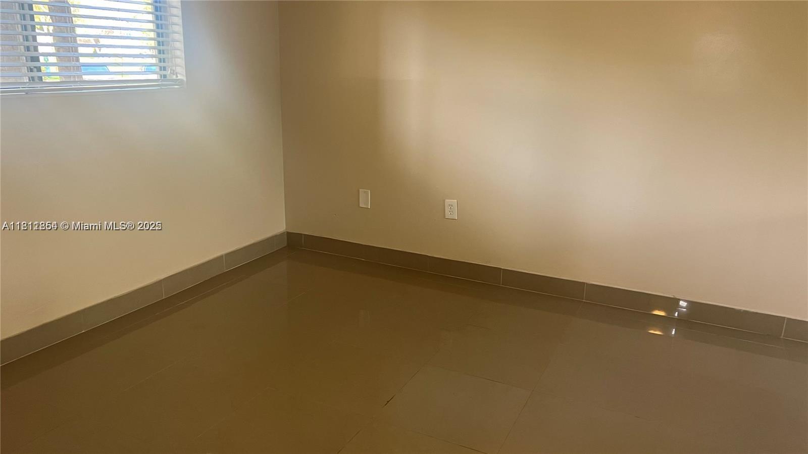 PALMS OF PEMBROKE CONDO - Residential Lease