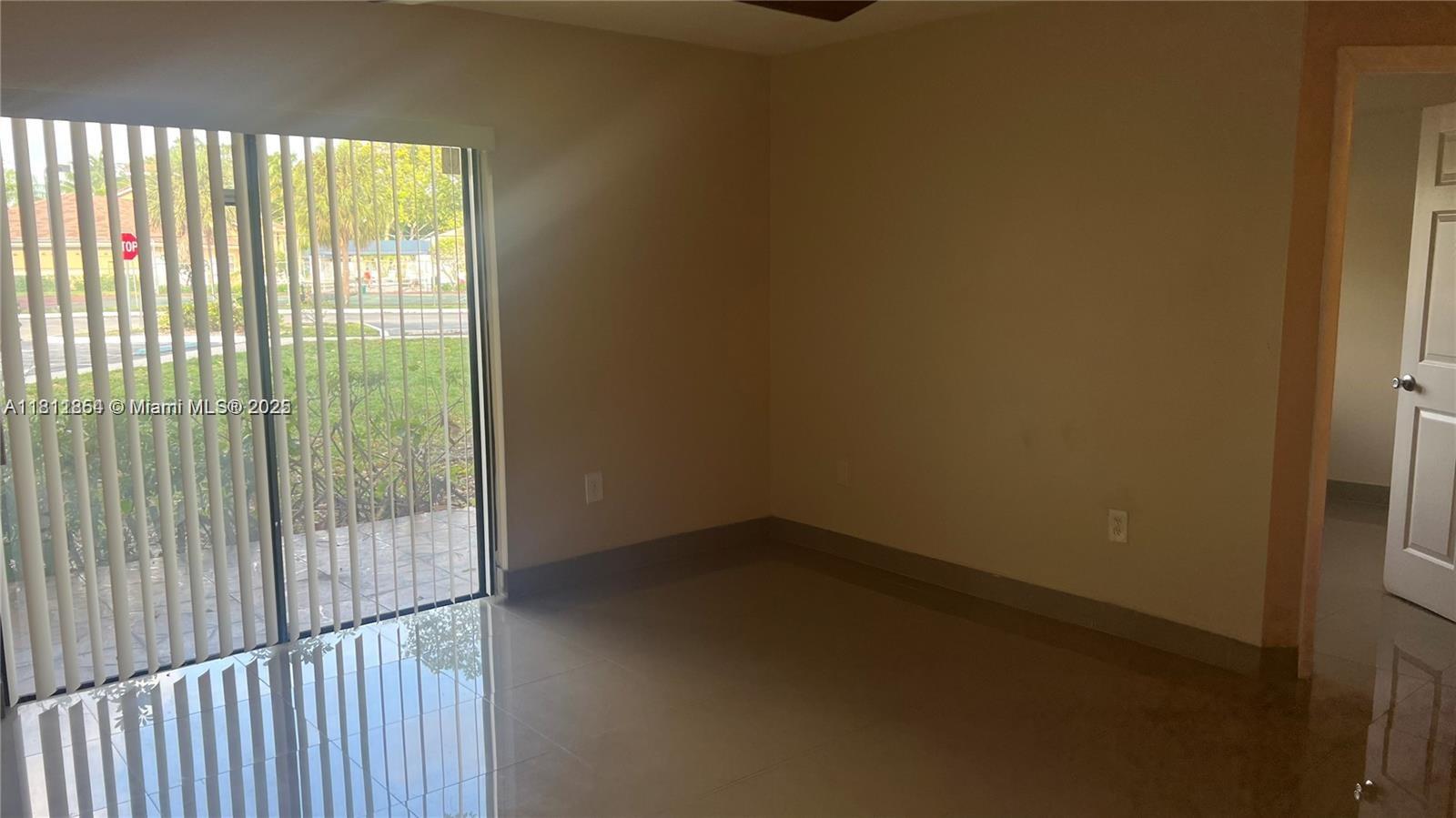PALMS OF PEMBROKE CONDO - Residential Lease